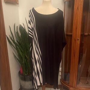 New York & Company Black and White Poncho